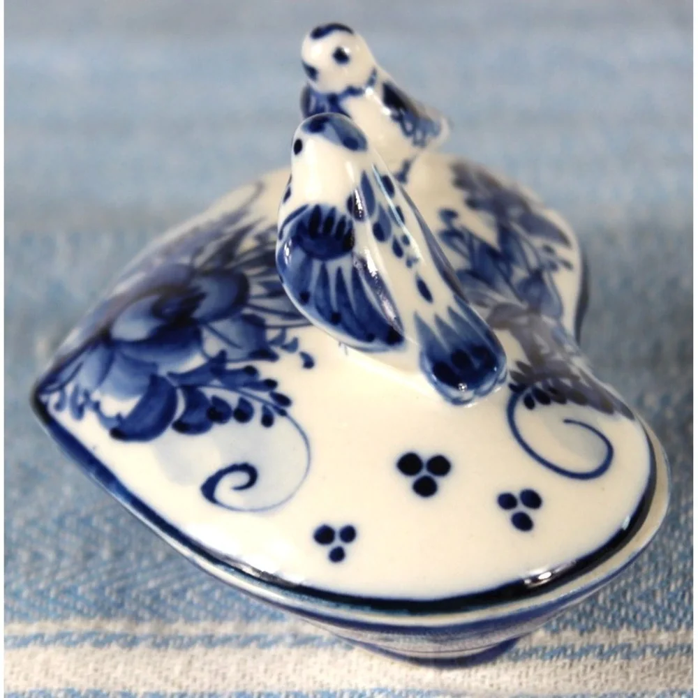 Gzhel heartshaped trinket dish/2 birds/flower/signed/VTG